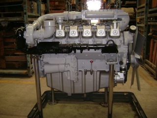 Image Mercedes 444 series engine, rear 2 view