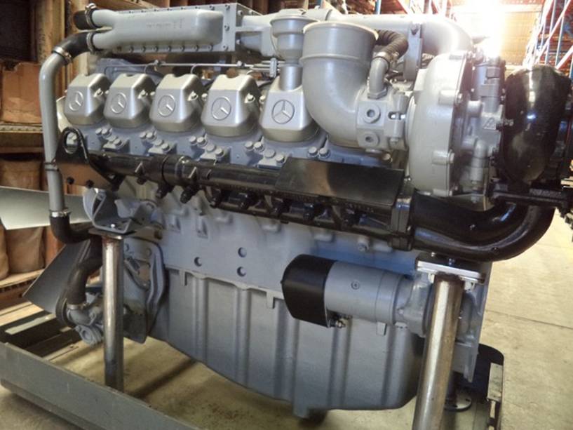 Image Mercedes 444 series engine, rear 2 view